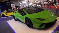 Seperti Si Hijau Lamborghini Huracan Performante Spyder ini. Berkelir Hijau memikat, mobil ini dibanderol Rp 12 miliar off the road. Foto: Pradita Utama