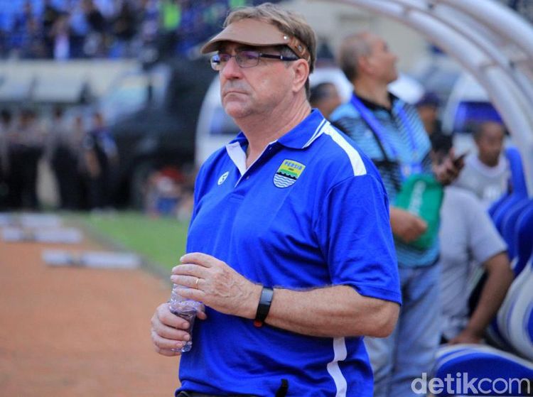 Robert Rene Tandai Debut di Persib dengan Kemenangan atas Borneo FC