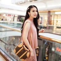 Sandra Dewi mengumumkan kehamilan keduanya. Namun ibu-ibu dibuat takjub dengan penampilan Sandra Dewi yang tampak memesona di usia kandungan 6 bulan. Foto: dok. Instagram @sandradewi88