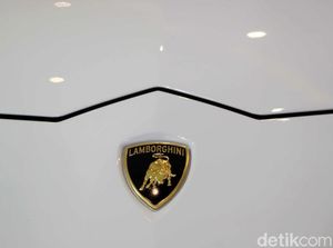 Nggak Jadi Sahabat Pom Bensin Lagi, Lamborghini Bikin Mobil Hybrid