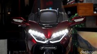 Gold Wing menjadi salah satu motor termahal yang dijual di IIMS. Foto: Pradita Utama