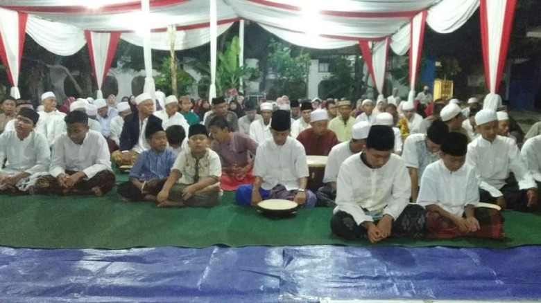 Teduhkan Suasana, Pendukung Jokowi dan Prabowo Selawatan Bareng Teduhkan Suasana, Pendukung Jokowi dan Prabowo Selawatan Bareng