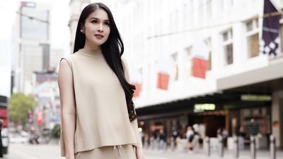 Penampilan Memesona Sandra Dewi Hamil 6 Bulan yang Bikin Ibu-ibu Takjub
