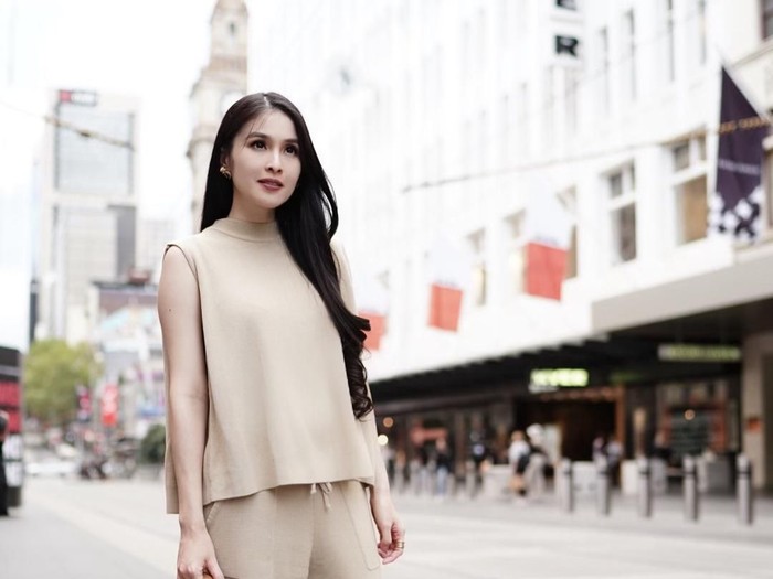 sandra dewi