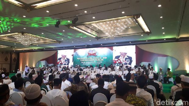 acara Multaqo Ulama, Habaib dan Cendekiawan Muslim di Hotel Kartika Chandra