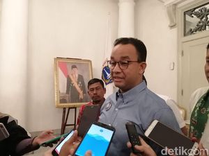 Anies Minta Warga Gunakan Masker Kain dan Tak Beli Masker Medis