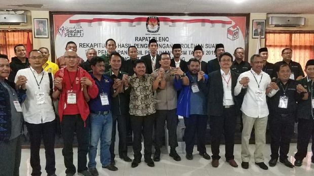 Rapat pleno rekapitulasi hasil suara pemilu 2019 di Kota Tangerang.