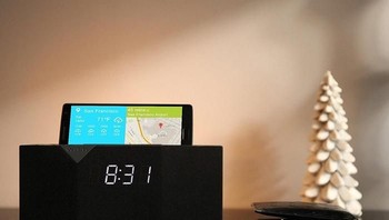 BEDDI. Bangun pagi diklaim akan menyenangkan dengan WITTI Design BEDDI Smart Radio Alarm Clock. Dipasangkan dengan smartphone, sistem cerdas pada alarm ini memanfaatkan library music di ponsel untuk memilih dan memutarkan lagu yang membuat semangat bangun. Foto: BEDDI