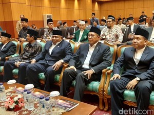 Jelang Sidang Isbat, Menag Dengarkan Pemaparan Posisi Hilal