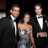 Saat Sundar kerja di Google, dia dapat tawaran menarik di berbagai tempat seperti Microsoft, Yahoo dan Twitter. Namun dia selalu mendengarkan sang istri yang berpesan agar tetap bekerja di Google. Dan benar saja keberuntungan ada di tangan Sundar kini.  Foto: dok. Getty Images