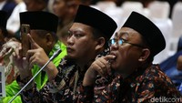 Peserta sidang isbat mendapat pemaparan mengenai posisi hilal dari pemantau di 34 provinsi.