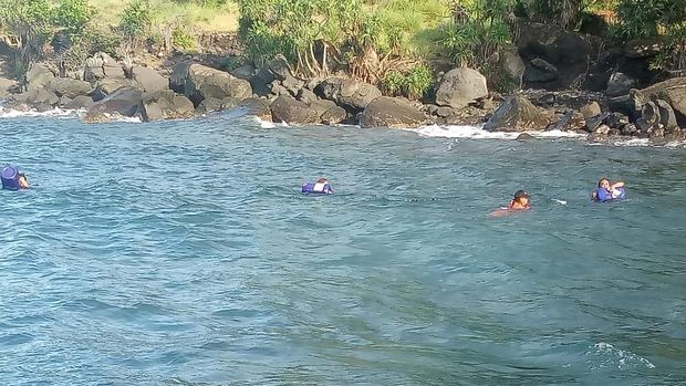 KM Dharma 3 GT Tenggelam Dihantam Ombak di Perairan Bima, 3 ABK Selamat