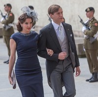 Kisah cinta Tessy dan Pangeran Louis sempat menjadi kontroversi. Pangeran Louis menghamili Tessy saat usianya masih 19 tahun. Beberapa bulan setelahnya, tepatnya pada 29 Maret 2006, keduanya dinikahkan. Foto: dok. Getty Images