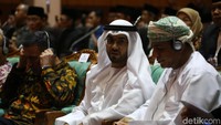 Hadir pula duta besar negara-negara sahabat, Lembaga Penerbangan dan Antariksa Nasional, Badan Meteorologi Klimatologi dan Geofisika, pejabat Eselon I dan II Kementerian Agama, serta Tim Hisab dan Rukyat Kementerian Agama.