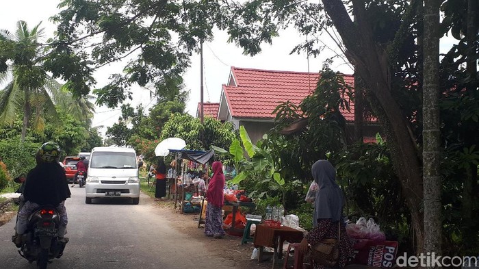 Mereka Yang Mencari Rezeki Di Pemakaman Jelang Ramadhan Di Pekanbaru