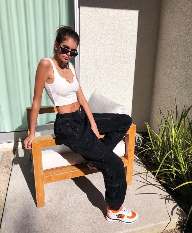 Kaia Gerber menjadi orang termuda yang menerima penghargaan British Fashion Awards, yang digelar di Royal Albert Hall, Londoon. Acara penghargaan ini merupakan ajang bergengsi di industri fashion.  Foto: Dok. Instagram @kaiagerber