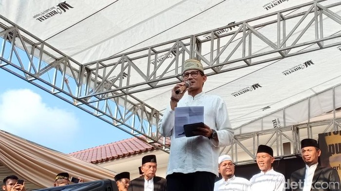 Di Pesantren Cikarang, Sandiaga Bicara Kemenangan di Jabar