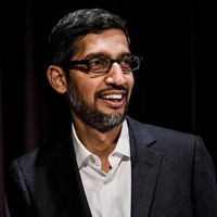 Enam bulan keduanya tidak berhubungan, namun nyatanya hal tersebut tidak berpengaruh pada hubungan mereka. Sundar akhirnya memilih untuk menikahi Anjali dan mengajaknya untuk tinggal di Amerika Serikat.  Foto: dok. Getty Images