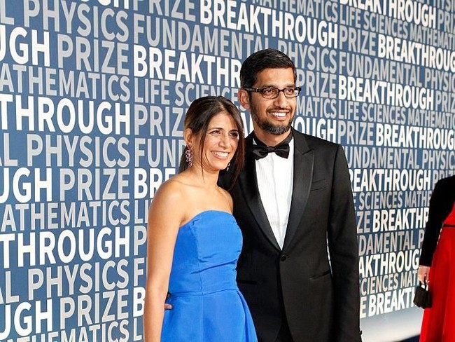 Dari hidup susah, kini si pria yang tidak memiliki TV saat muda itu berpenghasilan fantastis. Sundar dan Anjali kini tinggal di rumah super mewah di California yang memiliki fasilitas lengkap mulai dari lift sampai tempat spa. Pasangan ini hidup berbahagia dengan dua anak.  Foto: dok. Getty Images