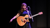 Ia menyanyikan lagu tersebut di panggung festival film Tribeca yang digelar di New York, AS. (Photo by Theo Wargo/Getty Images for Tribeca Film Festival)
