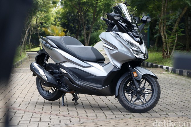 Honda Forza, Skutik 250 cc Hampir Rp 80 Juta, Worth It?