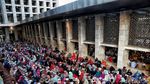 Ribuan Orang Ikut Buka Puasa Bersama di Masjid Istiqlal