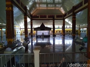 Melihat Kuburan Leluhur Walisongo di Makam Islam Trah Majapahit