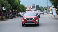 Berkat jalur tersebut, pengetesan mobil sungguh maksimal. Performa, handling, kenyamanan, hingga ketangguhan di luar jalanan aspal dapat dirasa. Terlebih perjalanan dilakukan tanpa pengawalan khusus. Ruly Kurniawan/detikcom.