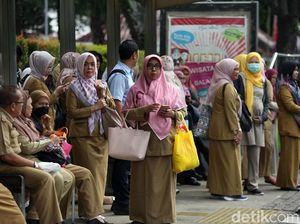 PNS yang Nekat Mudik Dikenai Sanksi Turun Pangkat-Penundaan Kenaikan Gaji