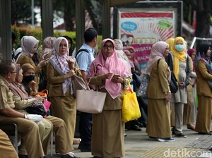 THR Dan Gaji ke-13 PNS Lebih Nendang Dibanding Naik Gaji