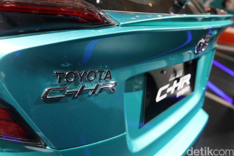 Toyota C-HR Hybrid. Foto: Pradita Utama Toyota C-HR Hybrid. Foto: Pradita Utama