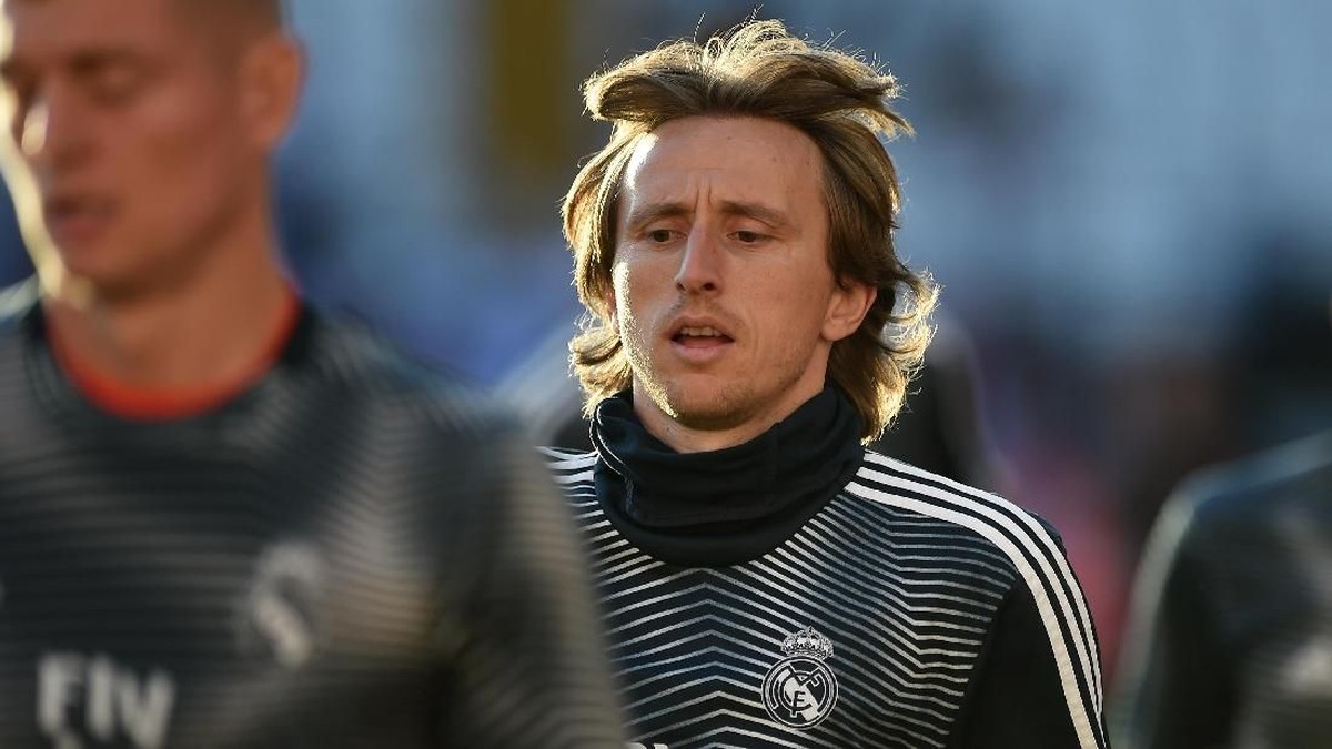 Luka Modric dikabarkan ingin diboyong AC Milan. (Foto: Denis Doyle / Getty Images)