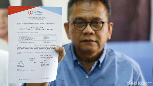 M Taufik tunjukkan kop surat Seknas Prabowo-Sandi