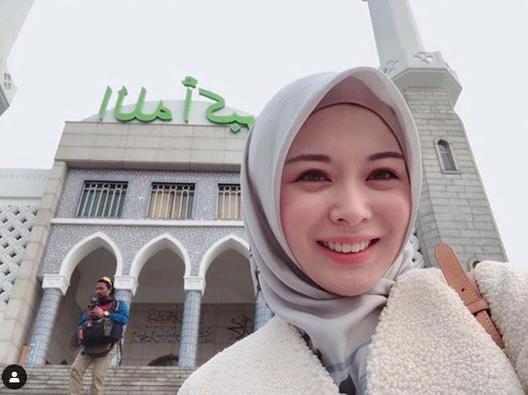 Selebgram Ayana Moon Habiskan Ramadhan di Indonesia dan Malaysia