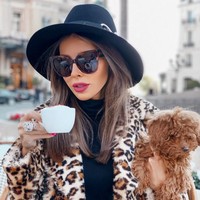 Wanita berusia 34 tahun ini kerap tampil menakjubkan dengan sederet koleksi dari desainer seperti Dior, Ralp Lauren, dan label mewah lainnya. Foto: Instagram @veronikaorchid