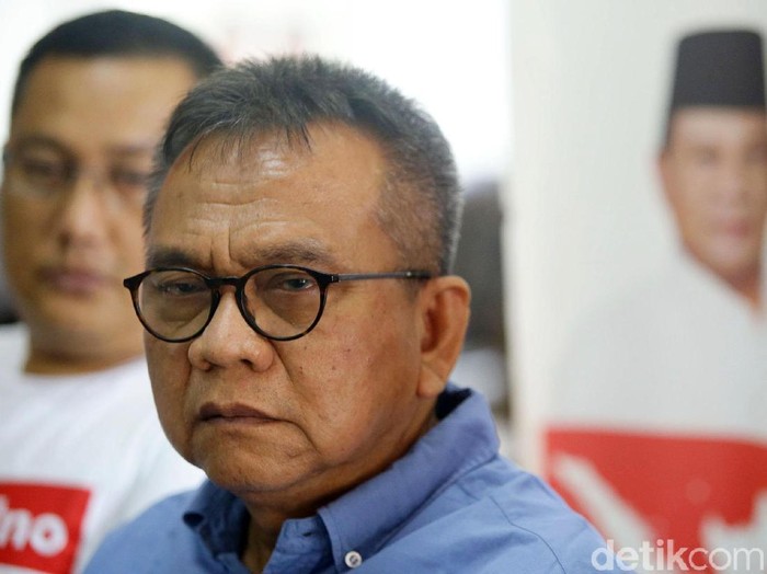 Seknas BPN Prabowo-Sandiaga Uno, M Taufik memberikan keterangan terkait ribuan form C1 yang disebut untungkan kubu 02. Seperti apa keterangannya?