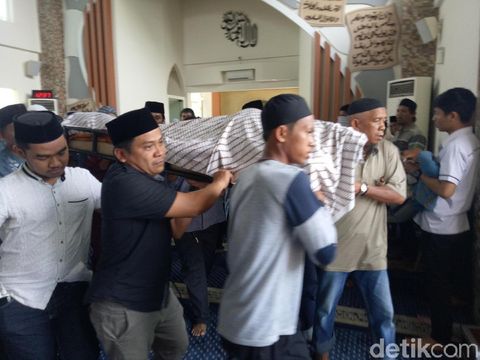 Pria di Makassar Meninggal saat Salat Isya di Malam Tarawih Pertama