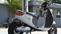 Berbeda dengan konsep rental yang telah ada, dalam menawarkan layanannya Vrent menggunakan motor listrik Viar yang telah dilengkapi dengan surat-surat laik jalan sehingga aman digunakan di jalan raya. Dok. Viar.
