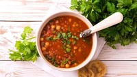 Dari Maroko ada sup yang populer sebagai menu buka puasa. Jenis supnya beragam seperti sup ayam, sup mie, dan sup sayuran. Yang terpenting adalah sup disajikan hangat-hangat. Slurpp! Foto: iStock