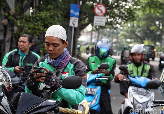 Driver Go-Jek. Foto: Pradita Utama Driver Go-Jek. Foto: Pradita Utama