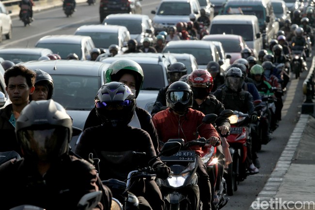 Berita Populer: Wacana Pemerintah Batasi Usia Mobil dan Motor