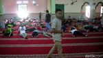 Potret Ramainya Masjid Al Mamur Tanah Abang di Hari Pertama Puasa