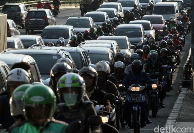 Berita Populer: Wacana Pemerintah Batasi Usia Mobil dan Motor