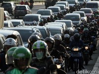 Berita Populer: Wacana Pemerintah Batasi Usia Mobil dan Motor
