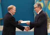 Kazakhstan Ketahuan Photoshop Wajah Presidennya Agar Tampak Awet Muda