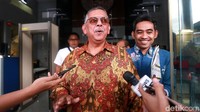 Ditanya sejumlah awak media, ia menepis adanya janji berkaitan dengan suap terkait proyek PLTU Riau-1 yang kali ini disangkakan padanya.