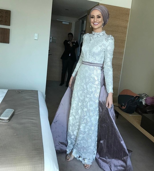 Wanita yang bekerja sebagai dosen Politik dan Sosial di Monash University, Australia itu merupakan tokoh penggerak komunitas muslim Australia yang menjadi perbincangan hangat di media massa setelah berusaha mengubah kebencian menjadi sesuatu yang berguna bagi masyarakat. Foto: Instagram