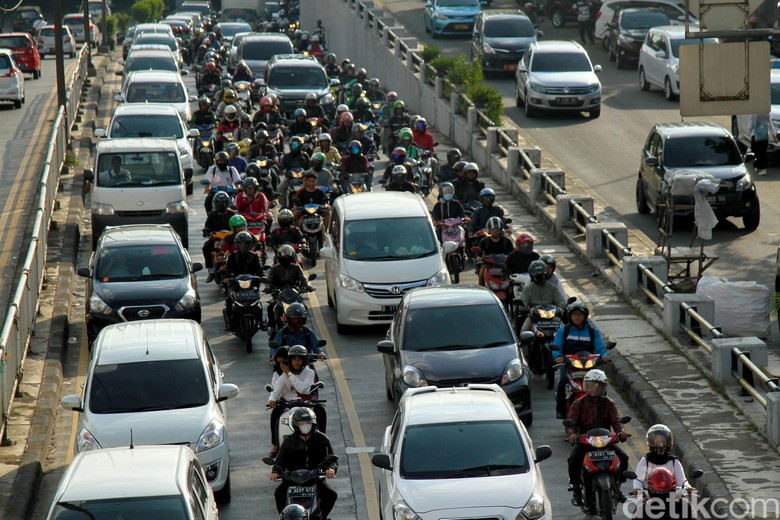 Ilustrasi membludaknya sepeda motor di Jakarta, Foto: Rifkianto Nugroho Ilustrasi membludaknya sepeda motor di Jakarta, Foto: Rifkianto Nugroho