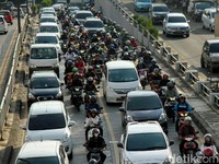 Mobil Tua Dibatasi di Jakarta Demi Tekan Polusi