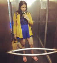 Busana yang dikenakan Shivani Gupta yang memicu kemarahan wanita paruh baya